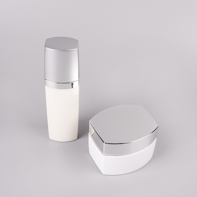 Cosmetic packaging / PP double jars / Cream jars / Lotion bottles with pump and sprayer(50g/50ml)